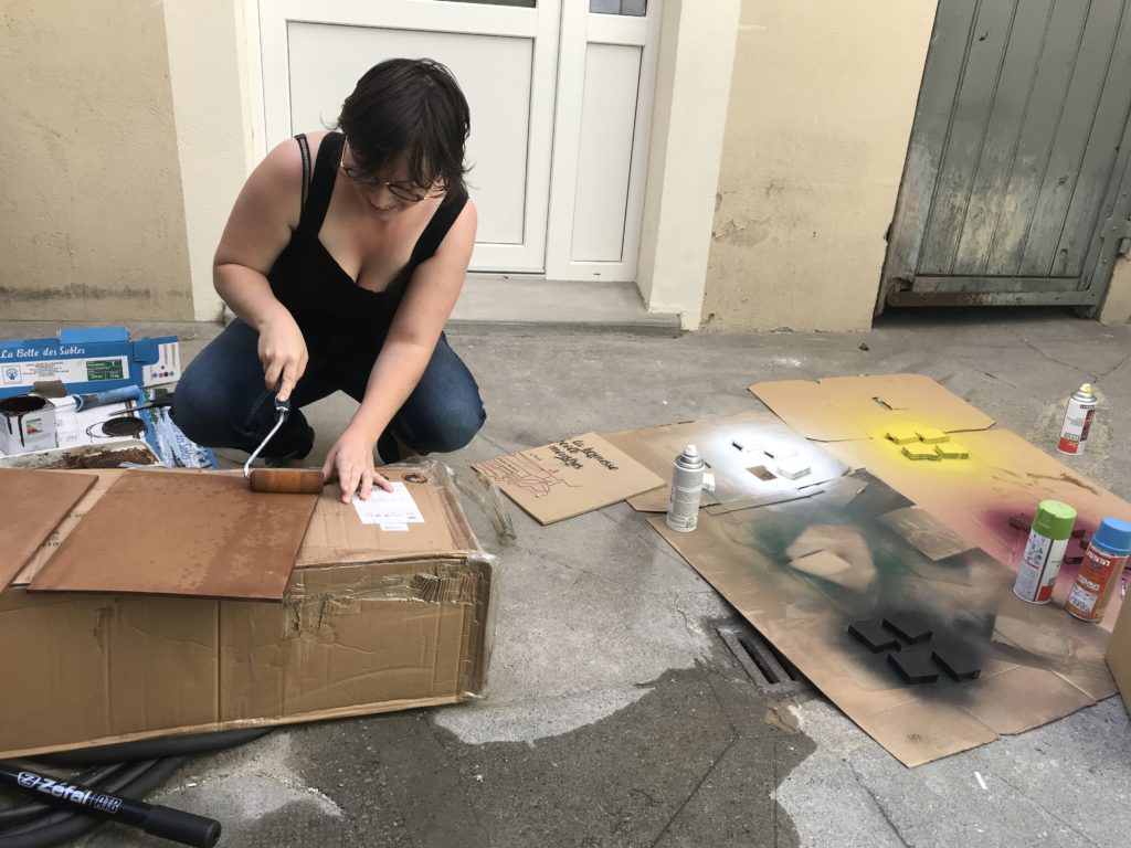 Peindre, découper, bidouiller... le quotidien de créatrices d'escape games