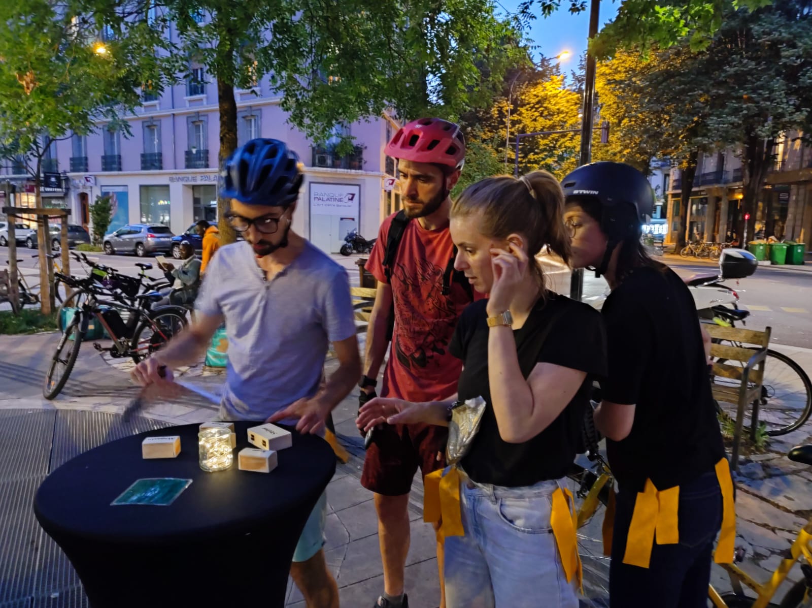 Escape game urbain nocturne à vélo à Grenoble : Nuit des Ombres